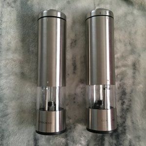 Salt and Pepper Grinder Open Box